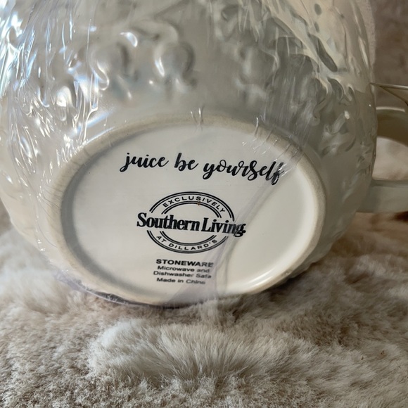 Southern Living measuring cup with juicer 🍊 - Picture 7 of 9